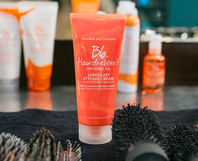 Crème coiffante tenue longue durée Hairdresser’s Invisible Oil